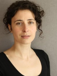 Crystal Gribonval selfie portrait cheveux attachés.jpg