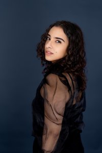 Stephanie Stuart prfl.jpg