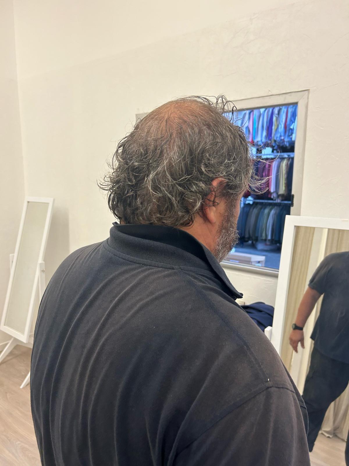Doublure homme - cheveux mi-long grisonnant