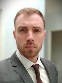Gaël Hénaff - Portrait suit