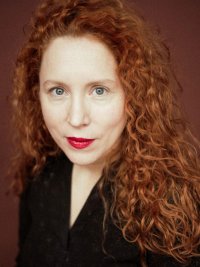 Oriane Caulet portrait rouge
