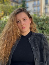 Laura Bouchez P