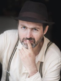 Portrait chapeau