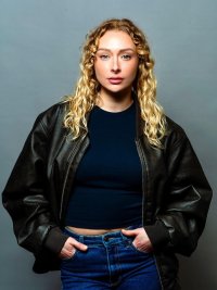 Headshot 8