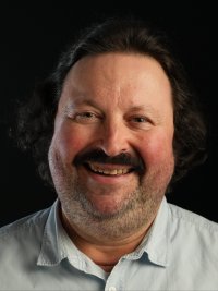 Olivier DE PRIESTER portrait souriant studio