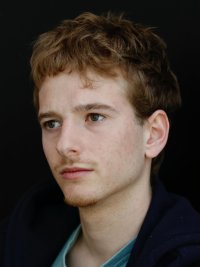 Demi profil gauche 