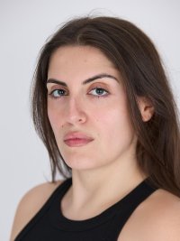 Portrait 3/4_ilona Bouazis