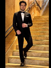 Julien Lassus Plan en Pied 3 Smocking
