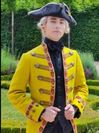 en costume d'époque