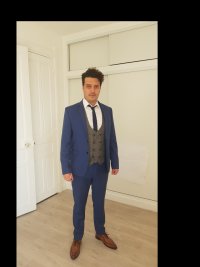Sofiane selfie plein pied - costume ville