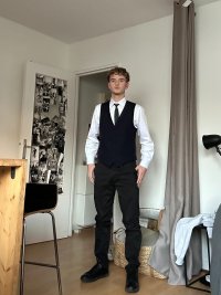 Tenue de serveur - Léo DONGUY