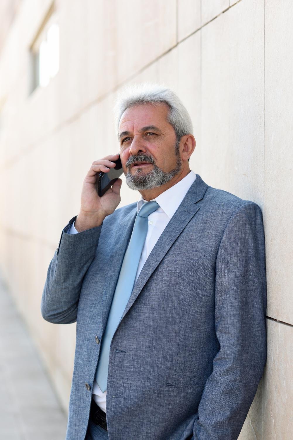 Figurant - Collègue avocat associé