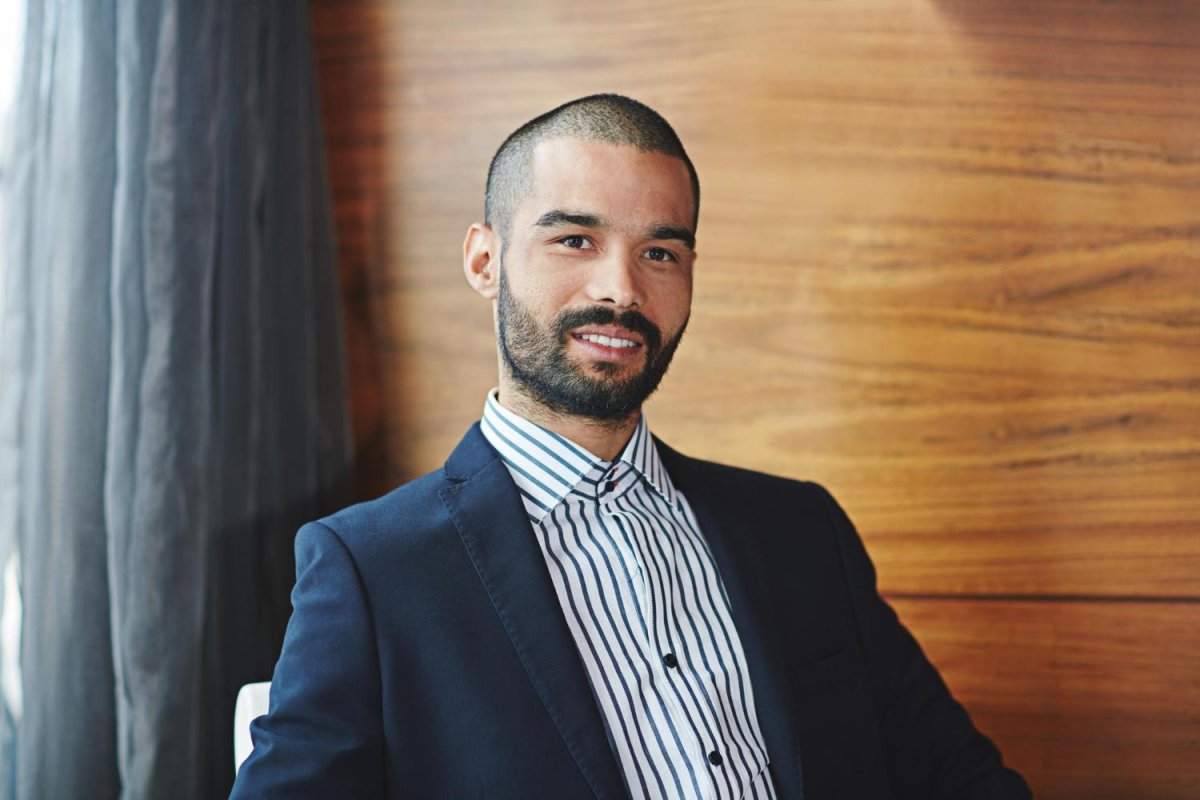 Figurant - Collègue avocat collaborateur
