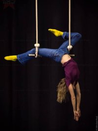 trapeze chaussette jaunes