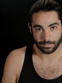 Mehdi Meresse : comédien, danseur, être vivant