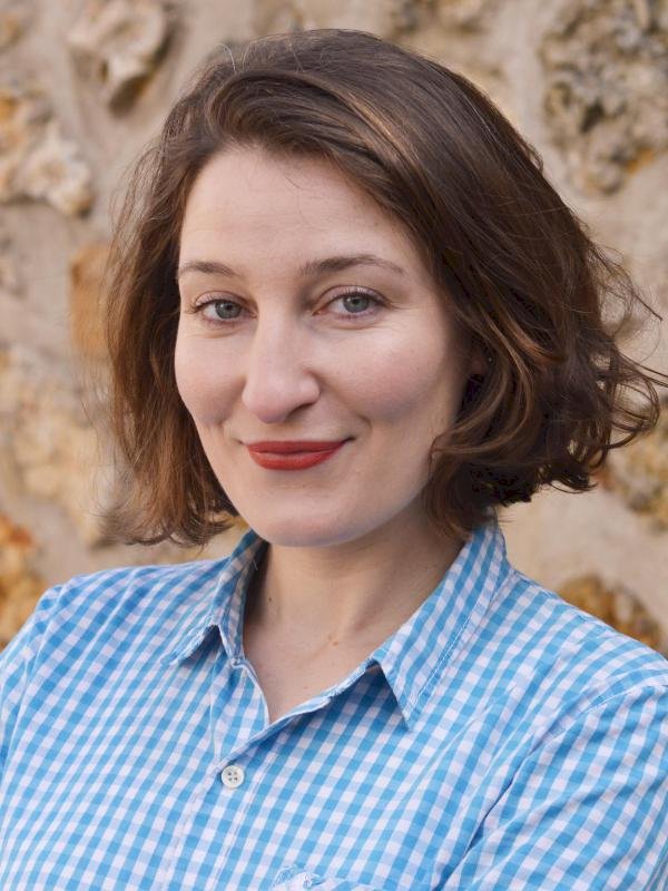 Julie Dhomps