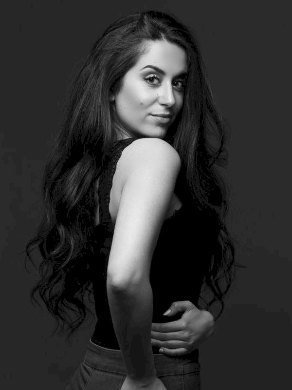 Carmen De Oliveira