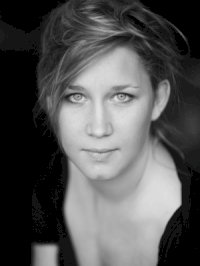 Julie LOUART