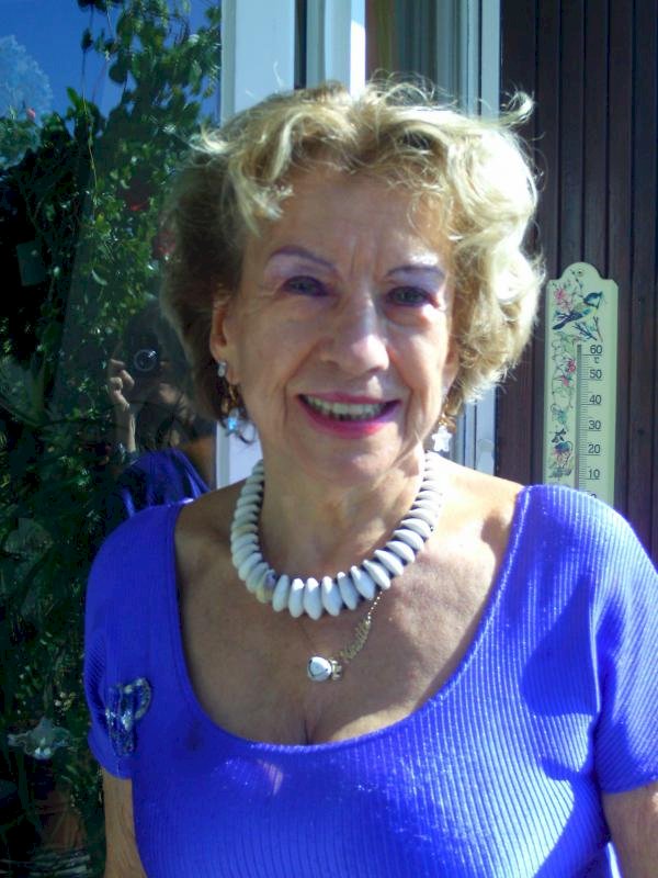 MIREILLE QUELLIEN