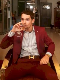 Victor Oliva 