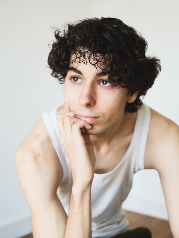Yanis Naghmouchi 