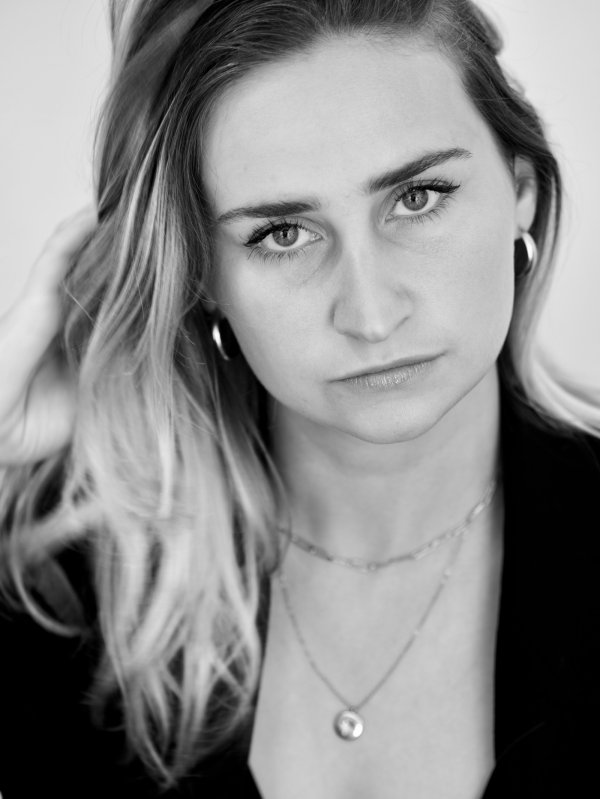 Nina  Chauvel
