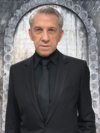MJLO Costume noir de Fursac chemise Agnès B.