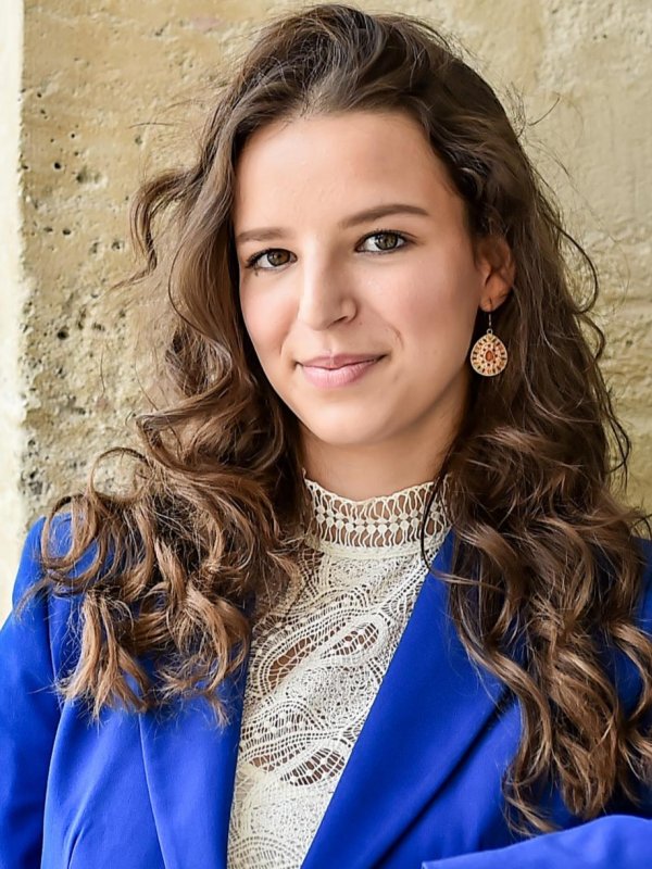 Sarah Bz