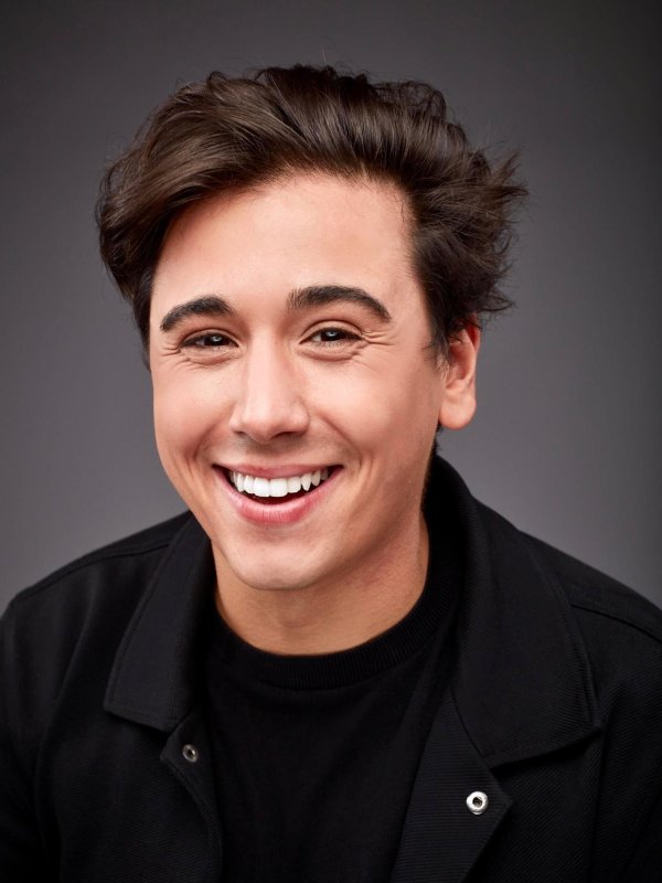 Yanis  Azaiez 
