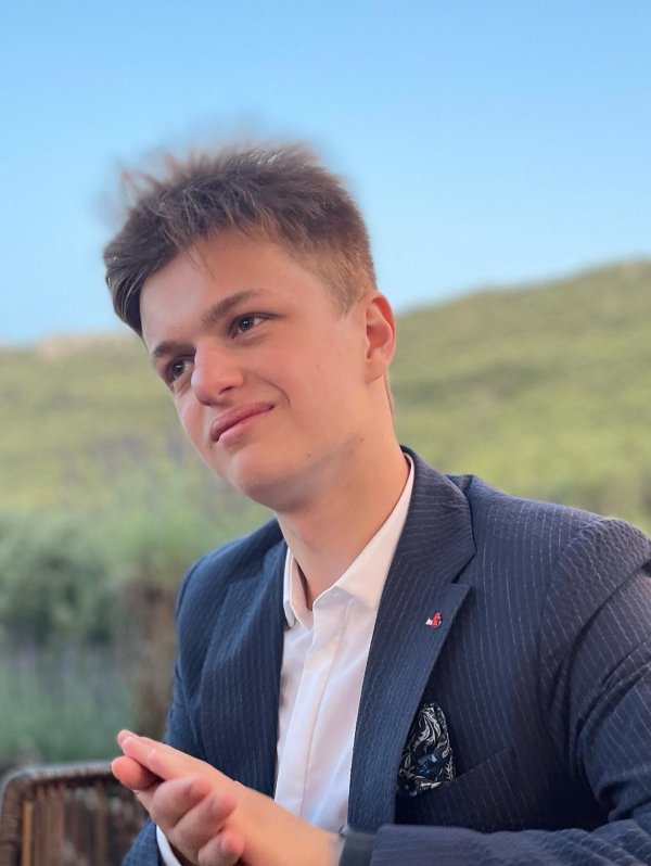 Lucas Le Guillou 
