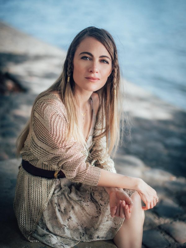 Clémence  VERNIAU 