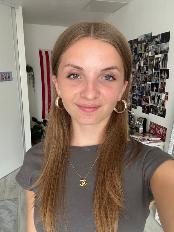 Elena  Feuillet 