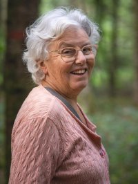 Claire Guillon 09/2023 Dans la forêt