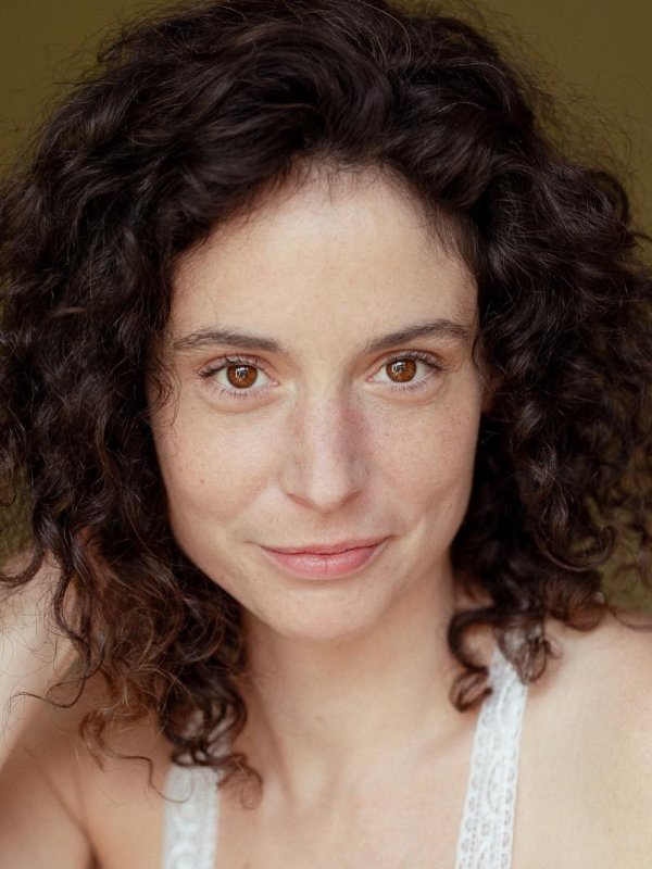 Julie MACQUERON