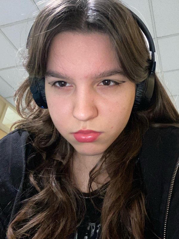 Lana Desneux
