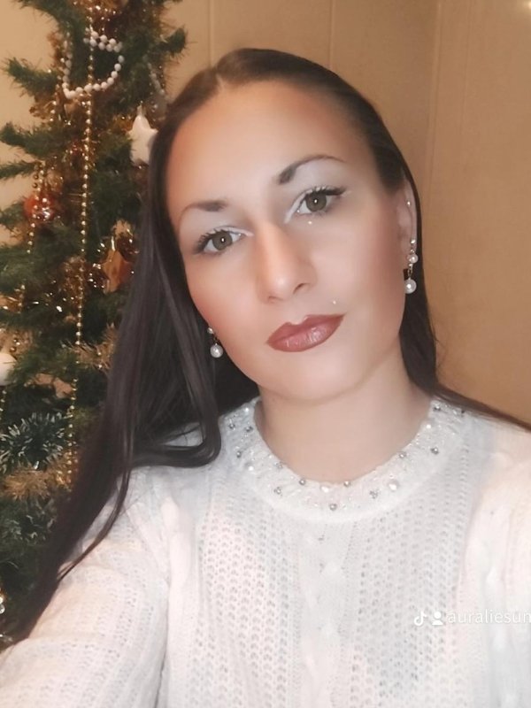 Auralie Sunshine 