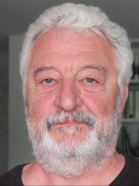 Je ne porte pas la barbe habituellement.