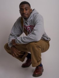 Pose