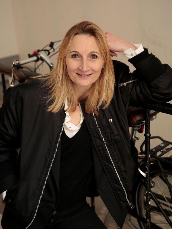 Valérie HELLMANN