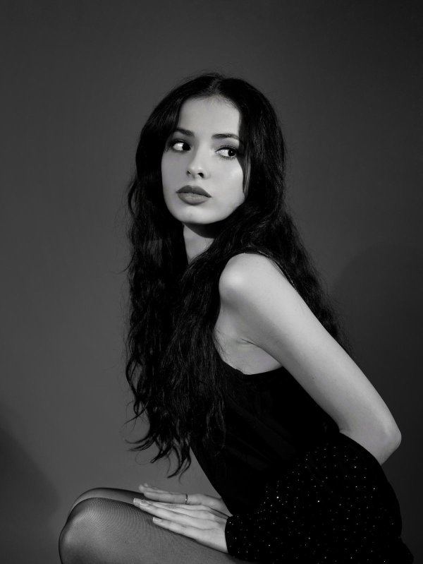 Ariana Markelova 