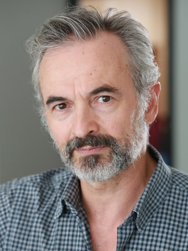 Stephen  Szekely 
