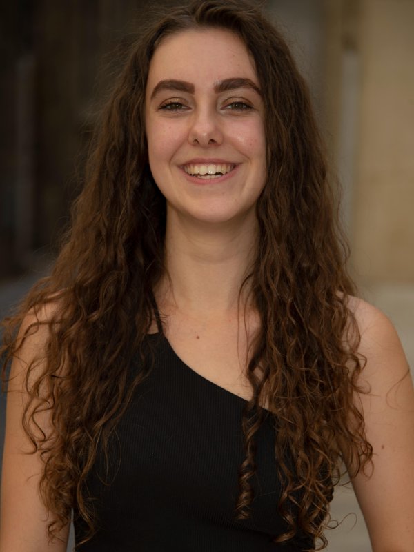 Holly Laure Moulins-Giraud