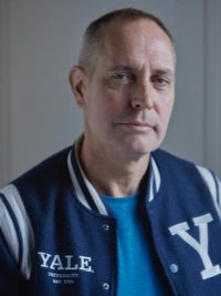 STREETWEAR
