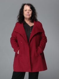 en pied- manteau rouge