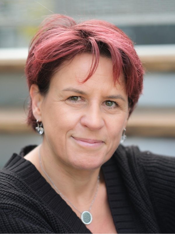 Stéphanie  Tresbarats 